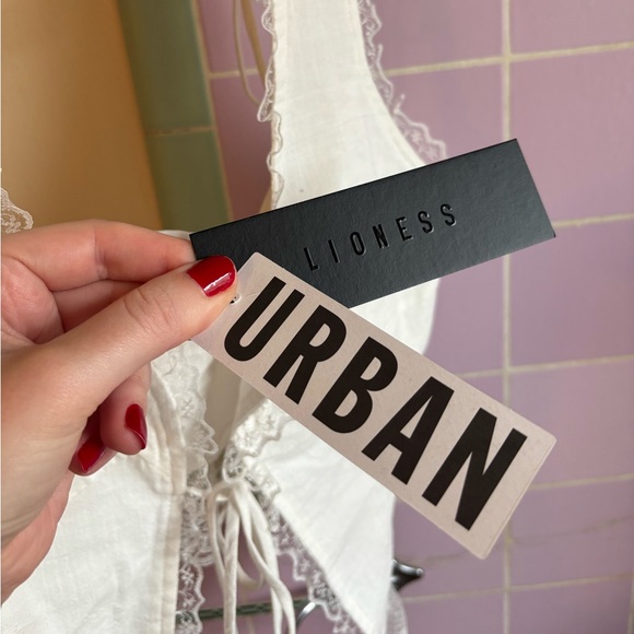 NWT Lioness Urban Outfitters white lace corset top - Picture 6 of 9